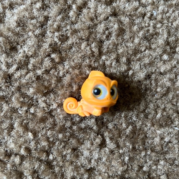 Disney Doorables: Series 7 Special Edition Figurine – Tangled – Pascal - Picture 5 of 8